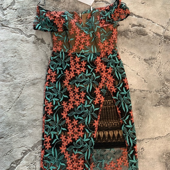 ELLIATT Creation Midi Dress in Embroidered Floral womens dress - size S - Picture 3 of 6